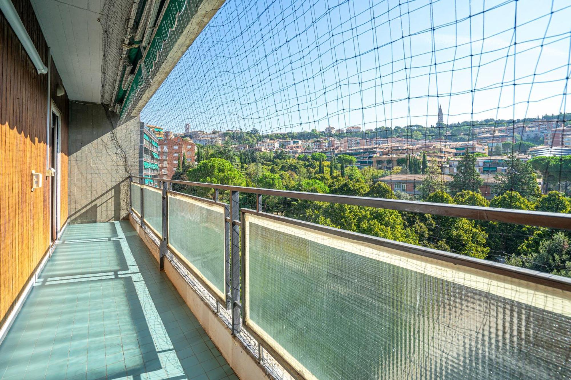 Comfy With Balcony Appartamento